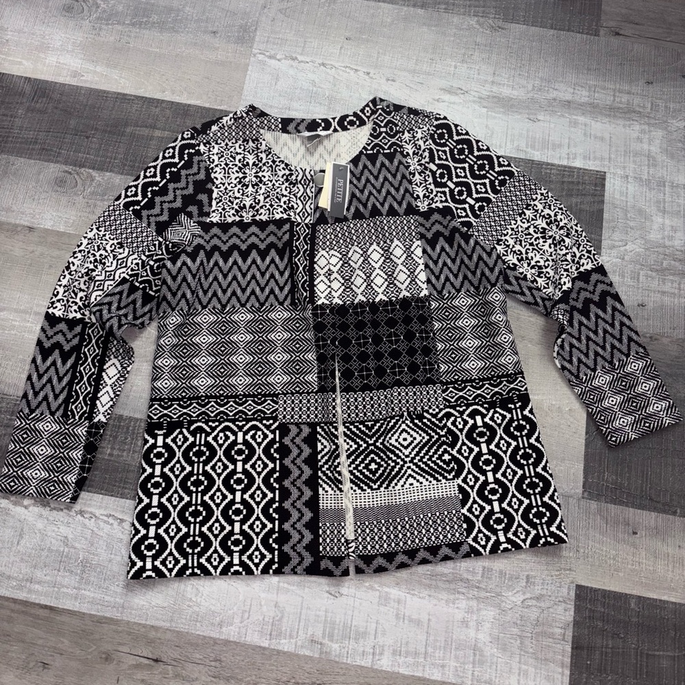 ☕️Christopher & Banks Black and White Patterned Cardigan